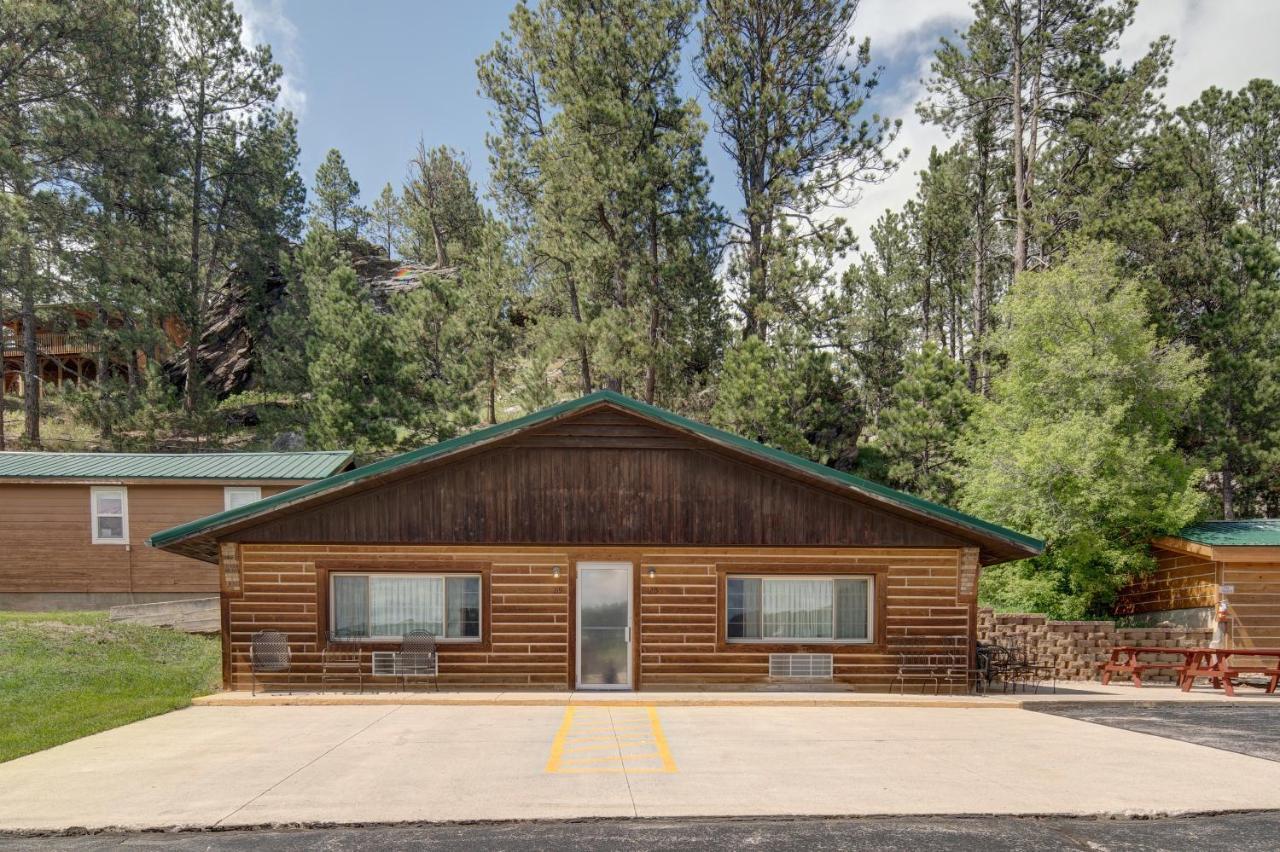 Rock Crest Lodge & Cabins Custer Dış mekan fotoğraf