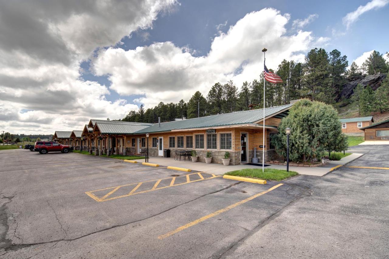 Rock Crest Lodge & Cabins Custer Dış mekan fotoğraf
