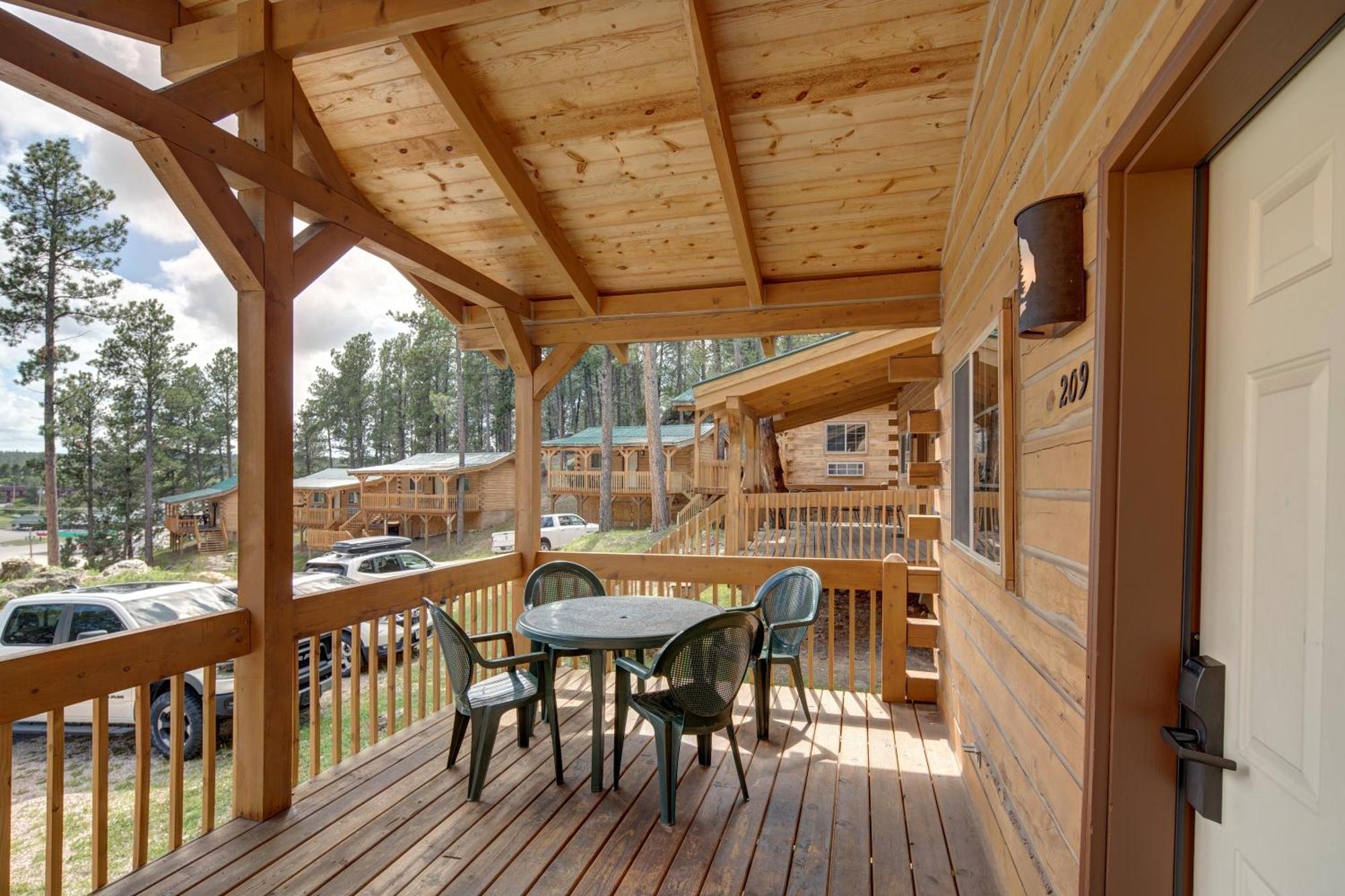 Rock Crest Lodge & Cabins Custer Dış mekan fotoğraf