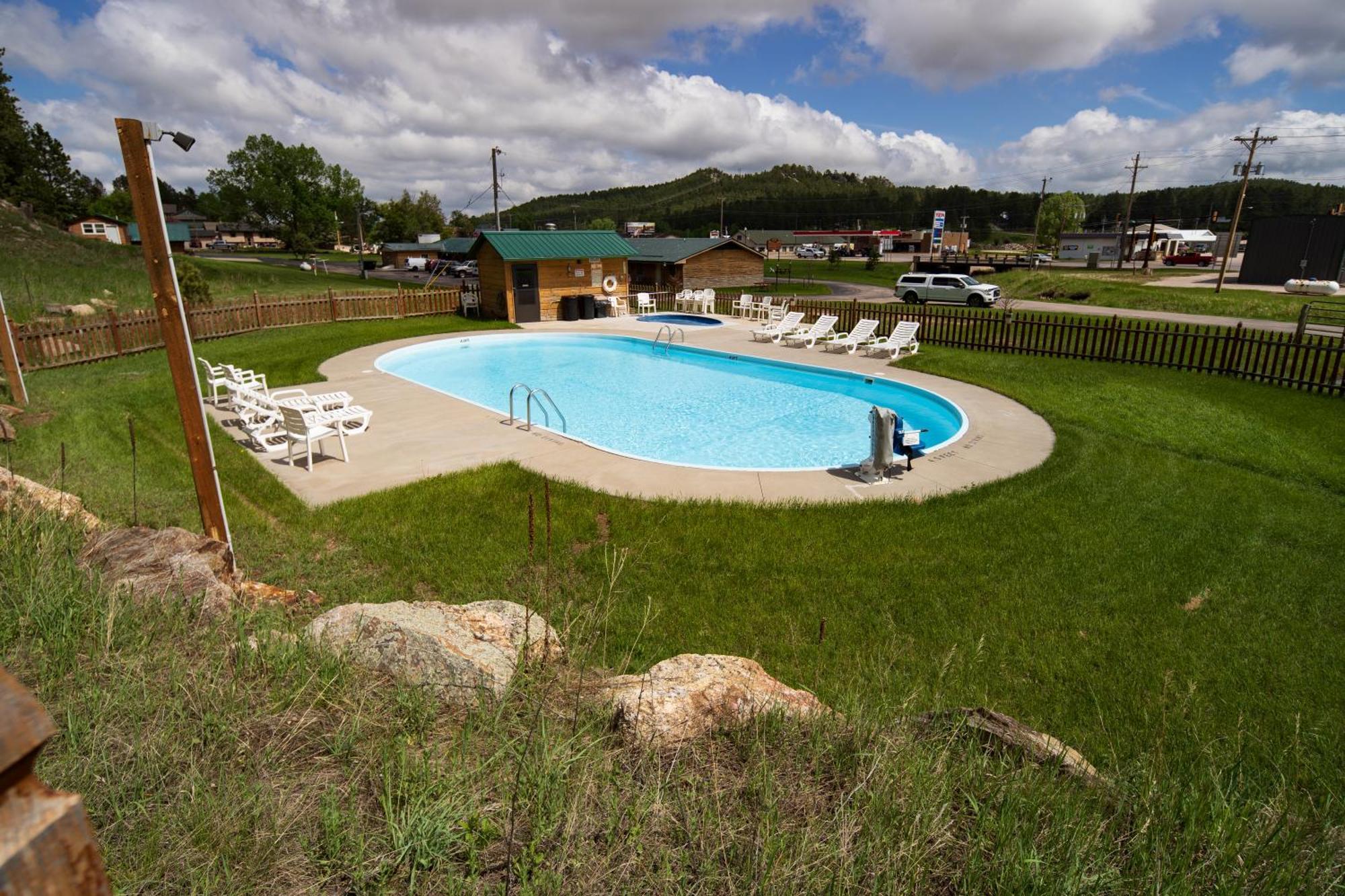 Rock Crest Lodge & Cabins Custer Dış mekan fotoğraf