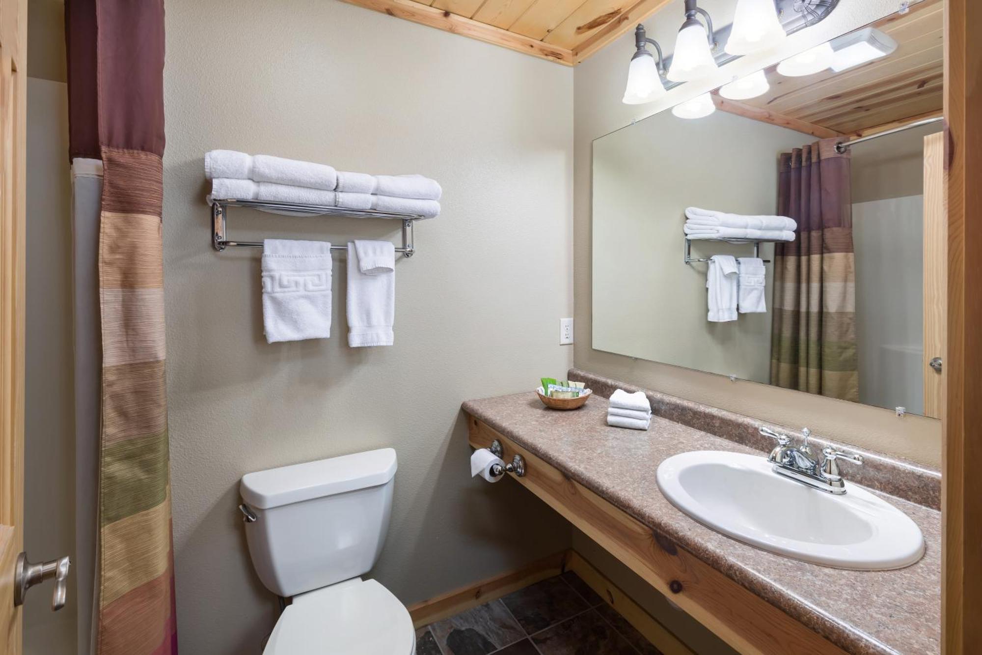 Rock Crest Lodge & Cabins Custer Dış mekan fotoğraf